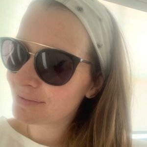 Meet your Posher, Rebeca